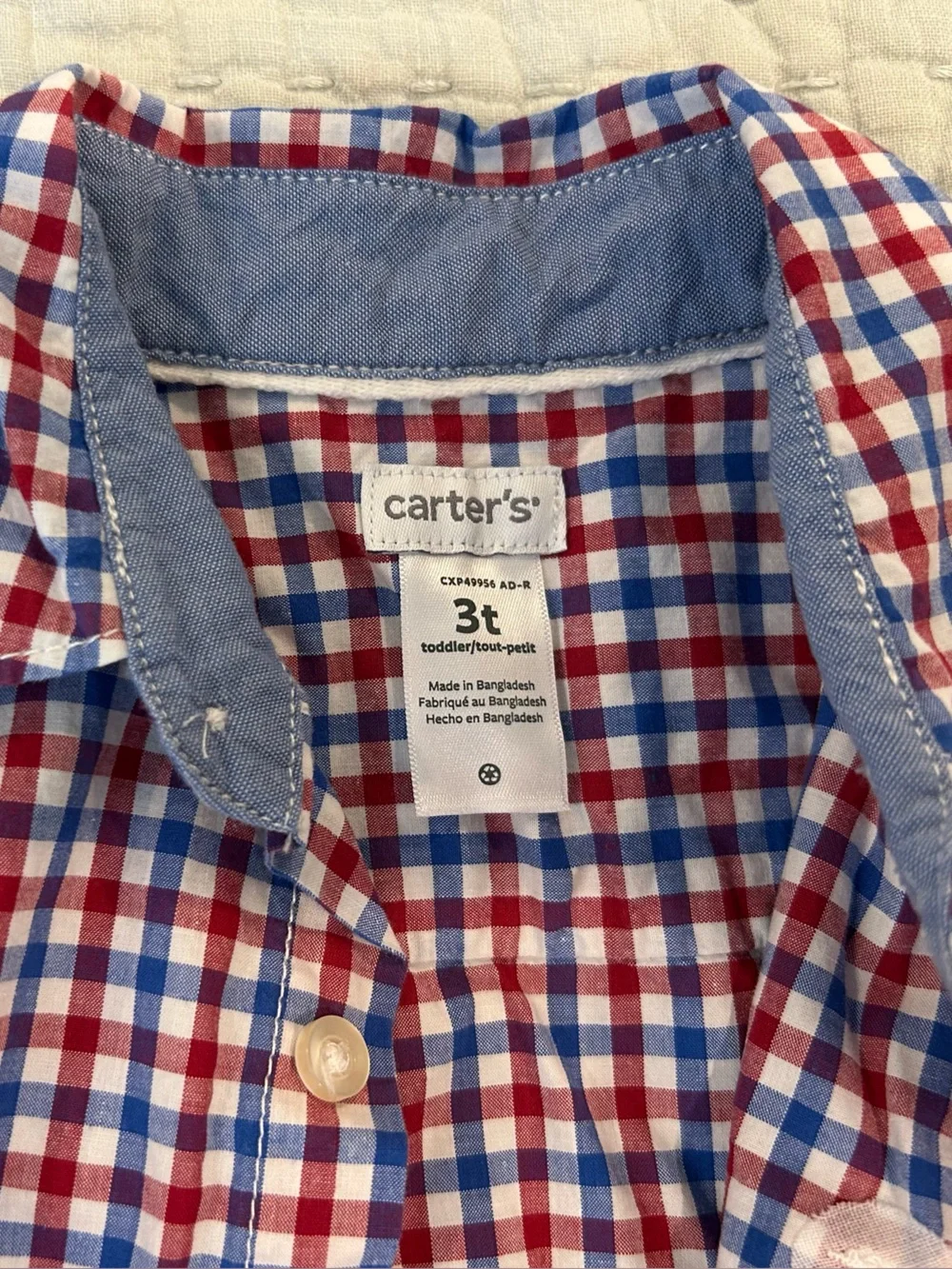 Carter’s boys button-down. Size 3T.